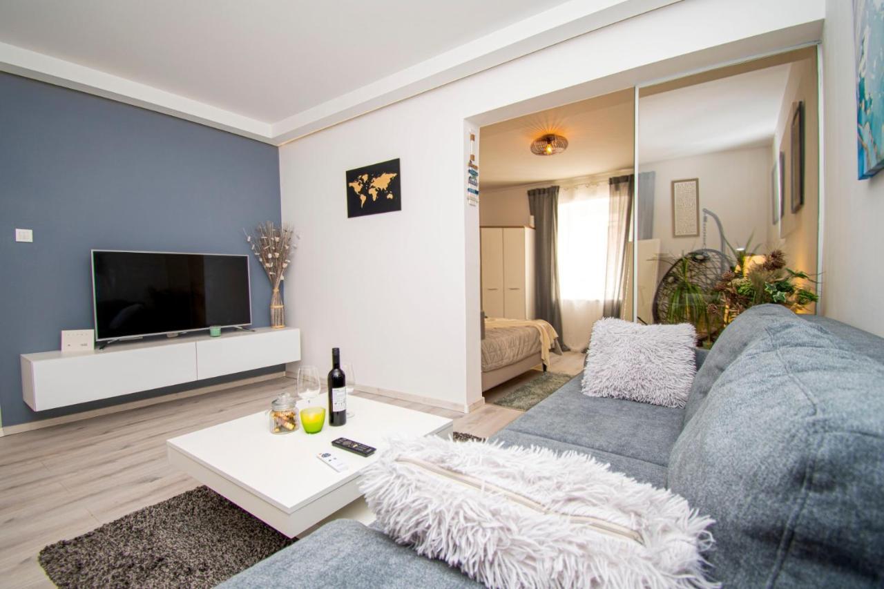 Oasis Apartment Pula Exterior photo
